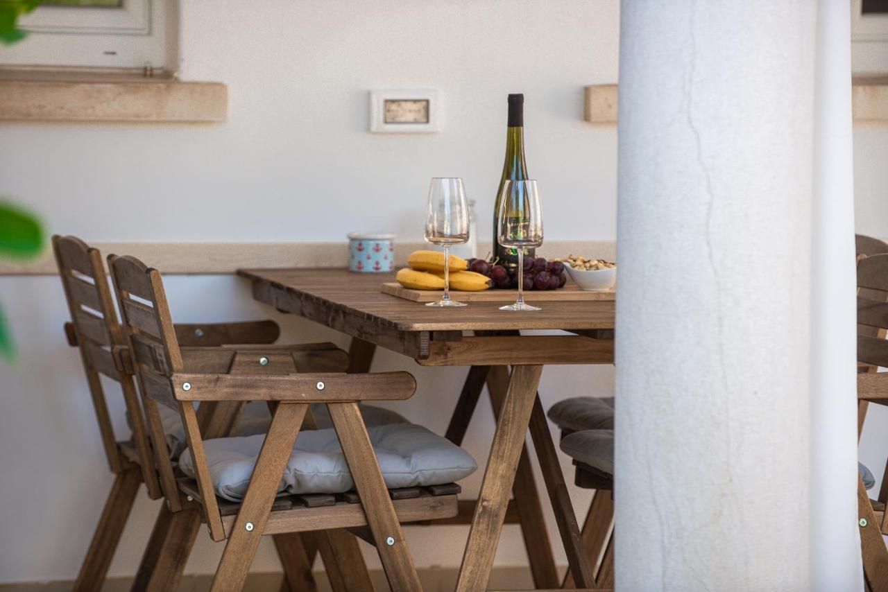 Near Old Town, Free Parking & Huge Garden Apartament