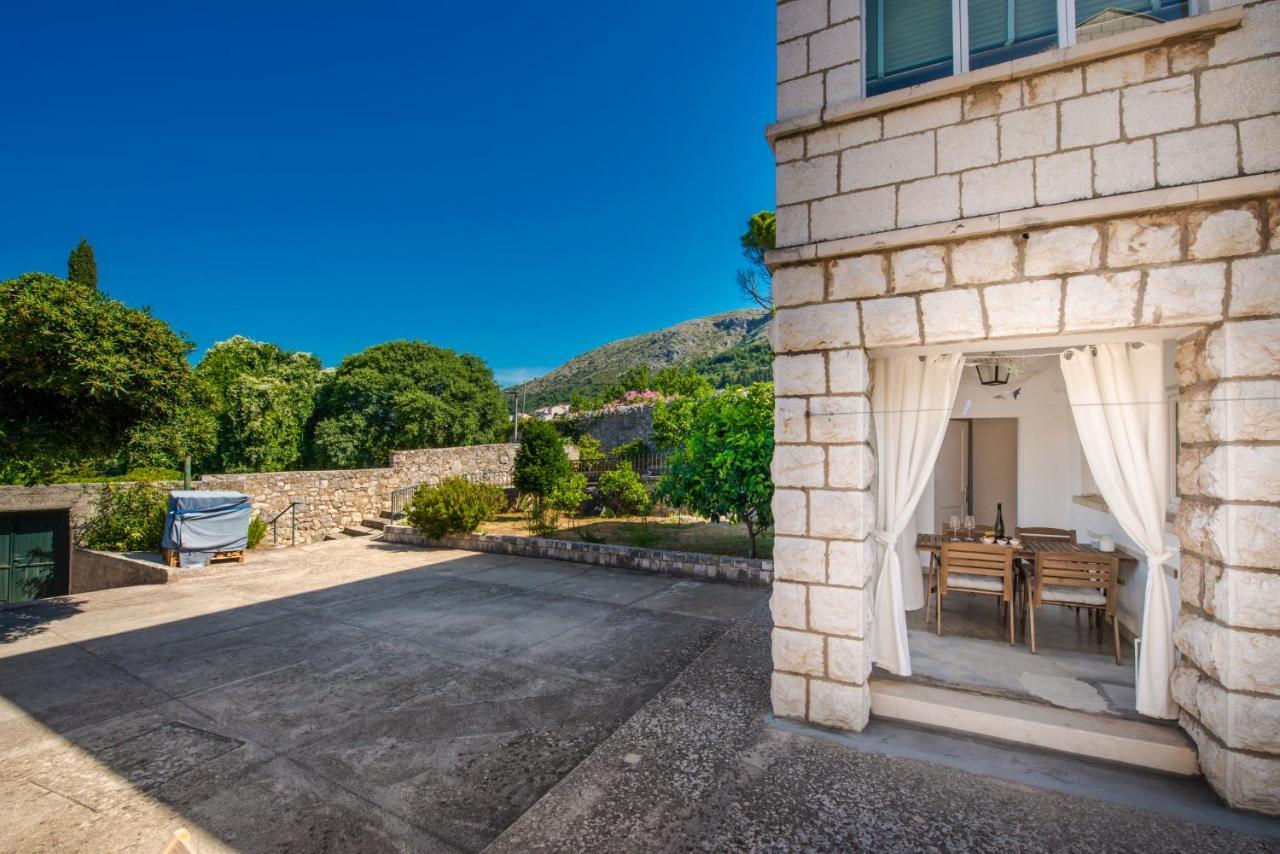 Apartment Near Old Town, Free Parking & Huge Garden *